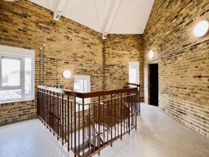 Communal Landing- click for photo gallery